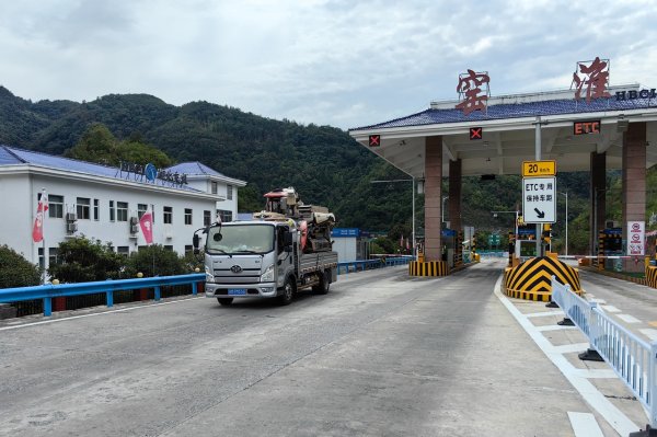 天载配资 保障秋收，鄂西北高速开辟秋收“绿色通道”